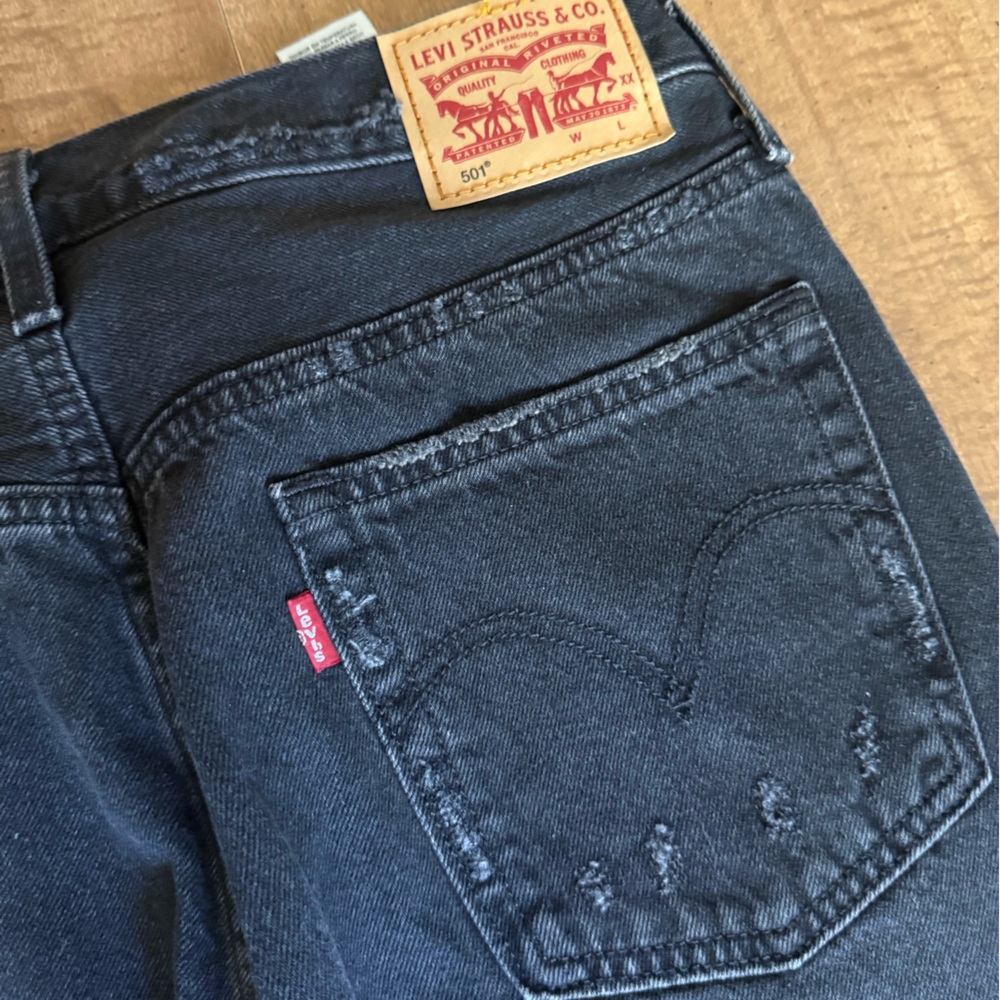 Levi’s Jeans 501 Womens Sz 30x30 Black Cotton Button-Fly Distressed Denim Grunge - Picture 2 of 11